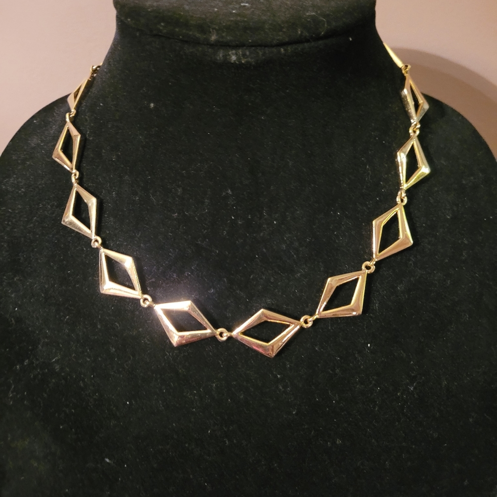 Brand New Goldtone Vintage Necklace Diamond Shapes 18 in.